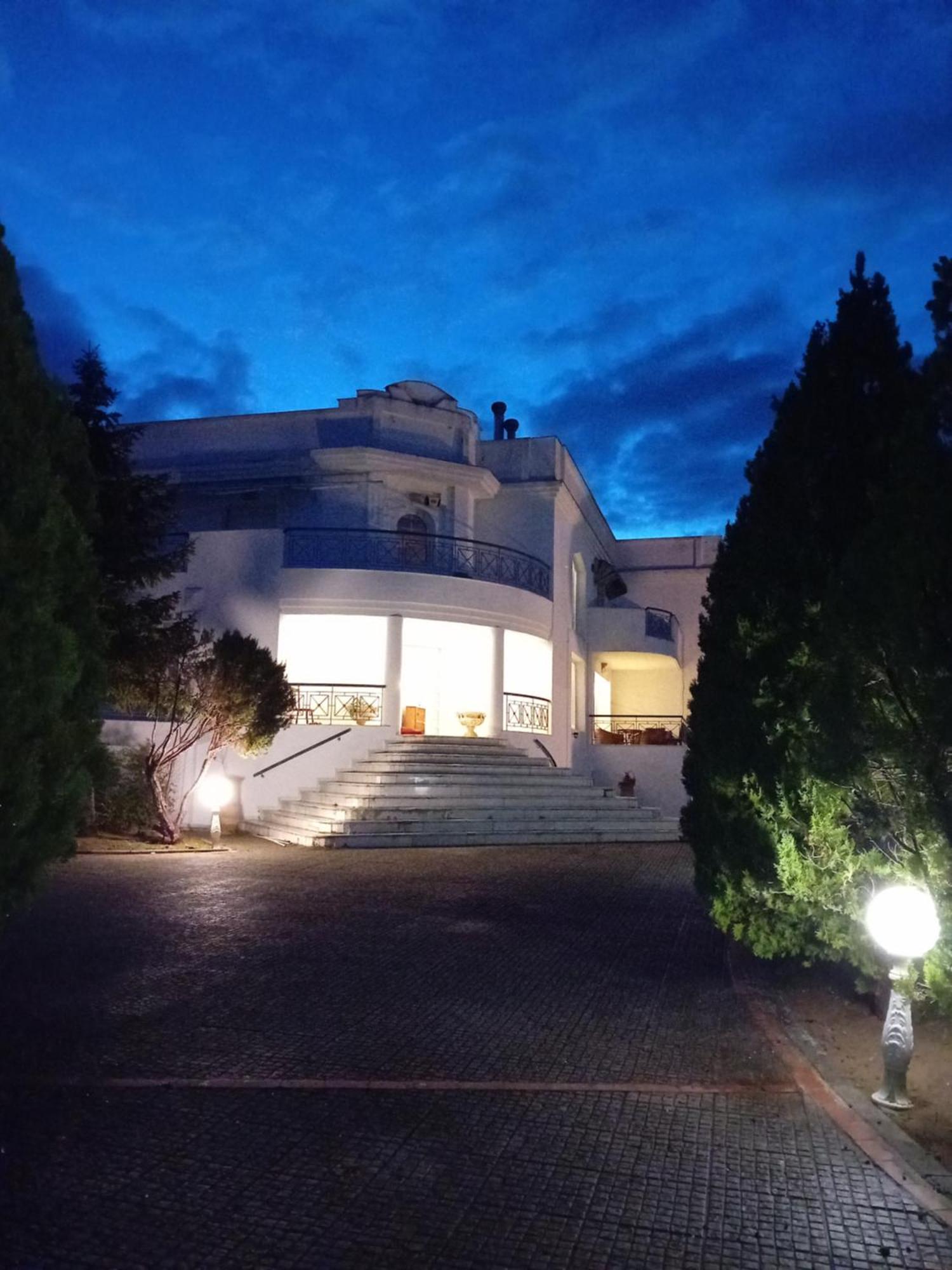 Πολυτελησ Βιλα 8 - 10 Ατομων Στην Περιοχη Αεροδρομιου Θεσσαλονικησ Villa Livadaki  Kültér fotó